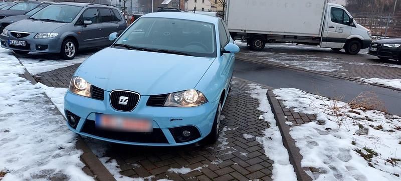 Blau Gebraucht 2007 Seat Ibiza Kleinwagen | 2.700 € - Bild 1/4