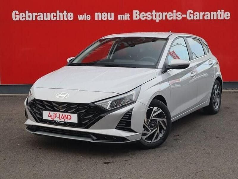 Neu Hyundai i20 101 PS (74 kW) 2025 Grau Kleinwagen