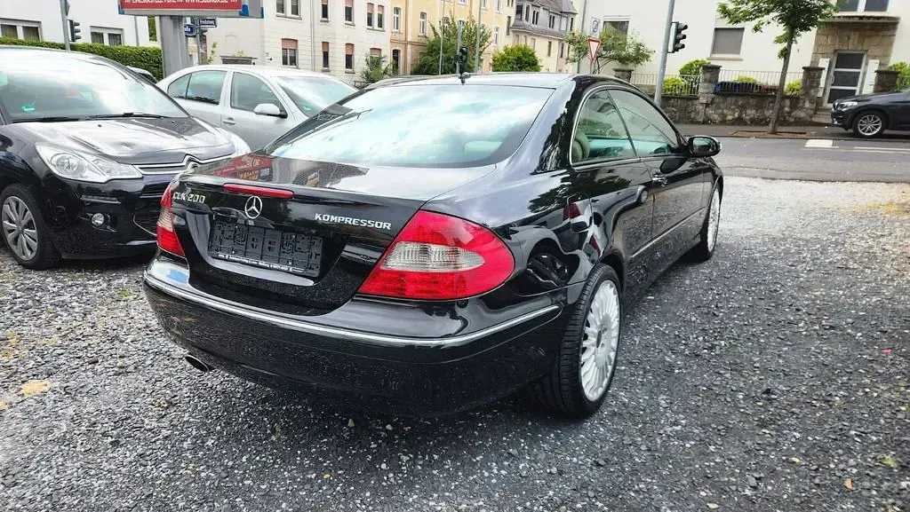 Gebraucht Mercedes CLK200 Avantgarde 184 PS (135 kW) 2008 Schwarz Coupé