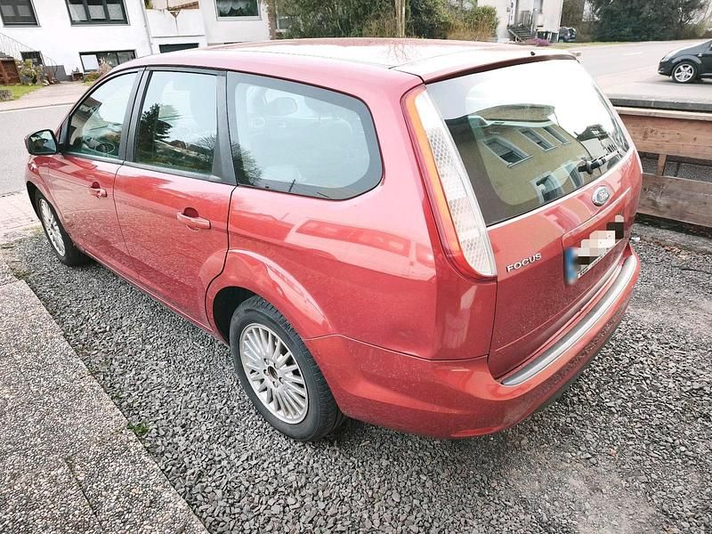 Gebraucht Ford Focus 100 PS (73 kW) 2008 Andere farben Kombi