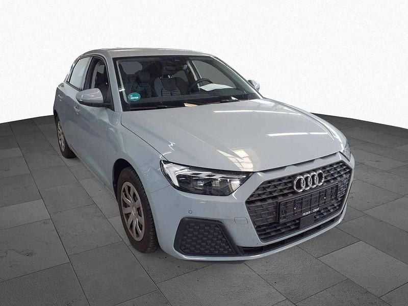 Pfeilgrauperleffekt Gebraucht 2024 Audi A1 Sport Kleinwagen | 23.890 € (Superpreis) - Bild 1/4