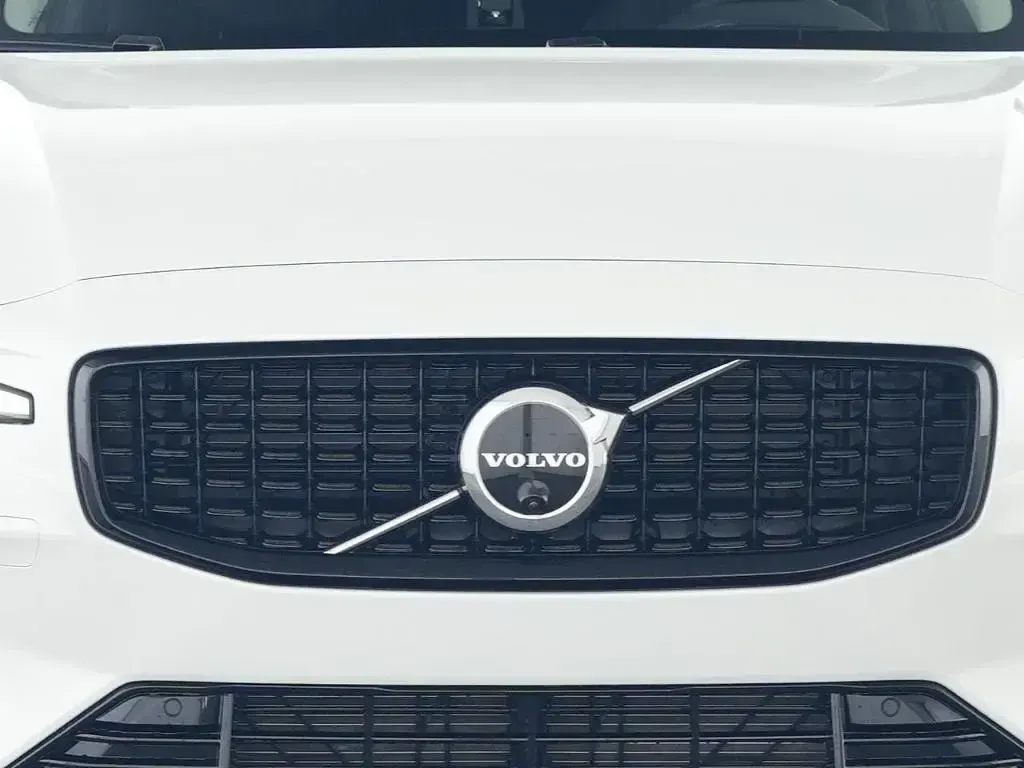 Second-hand Volvo V60 Plus 197 CP (144 kW) 2025 Alb Break