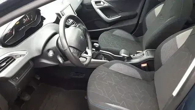 Gebraucht Peugeot 2008 Style 82 PS (60 kW) 2018 Grau SUV