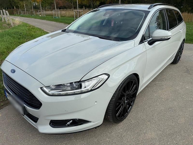 Grau Gebraucht 2017 Ford Mondeo ST-Line Kombi | 15.950 € (Teuer) - Bild 1/4