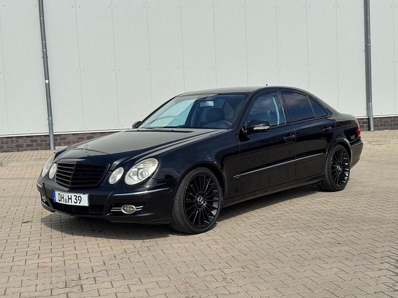 Schwarz Gebraucht 2007 Mercedes E280 Limousine | 6.700 € (Fairer Preis) - Bild 1/4