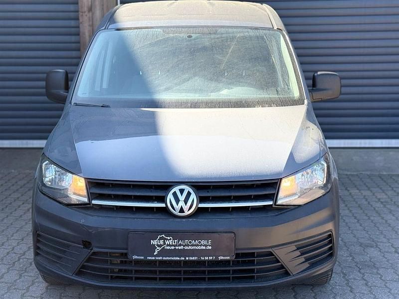 Usata VW Caddy 105 CV (77 kW) 2017 Grigio Monovolume