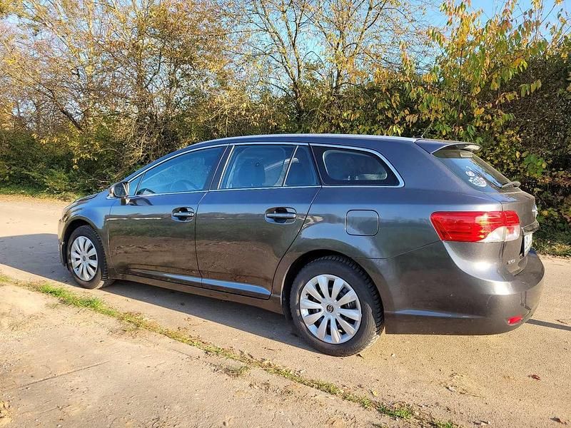 Gebraucht 2013 Toyota Avensis Executive Limousine | 10.500 € (Teuer) - Bild 1/4