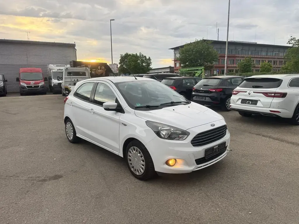 Używany Ford Ka Plus Basis 69 KM (50 kW) 2018 Biały Hatchback