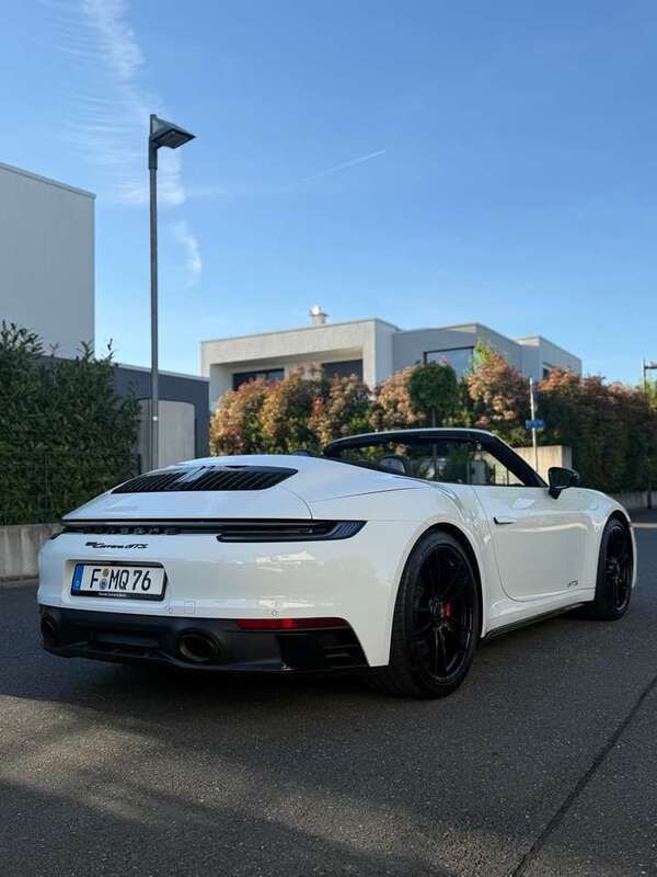 Weiß Gebraucht 2024 Porsche 911 Carrera GTS Cabrio | 169.992 € (Guter Preis) - Bild 1/4
