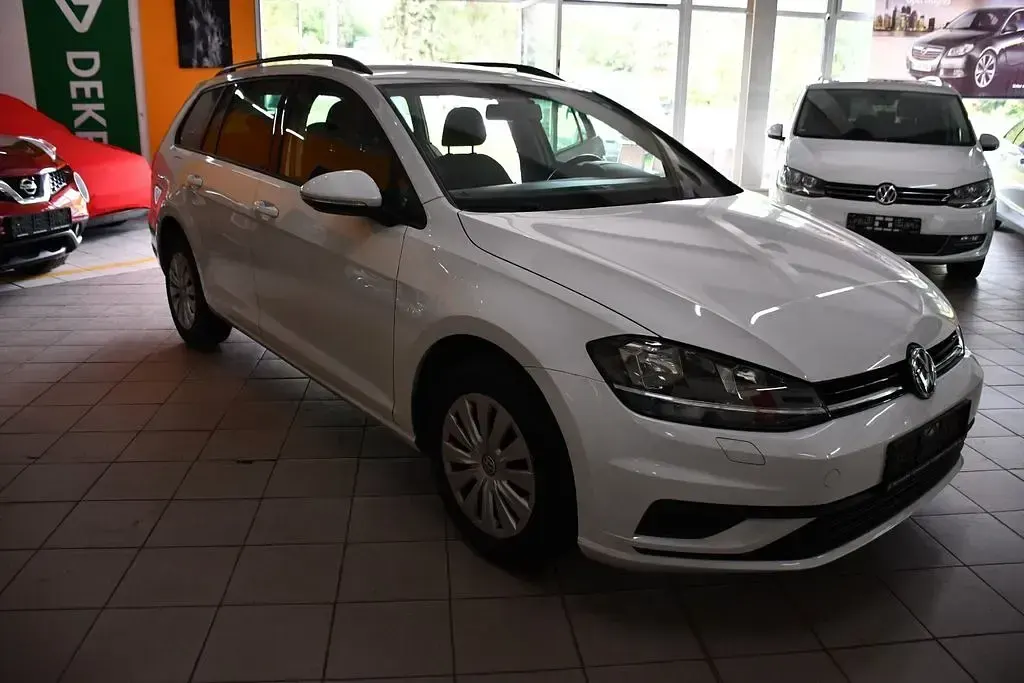 Gebraucht VW Golf VII Trendline 116 PS (85 kW) 2018 Weiß Kombi