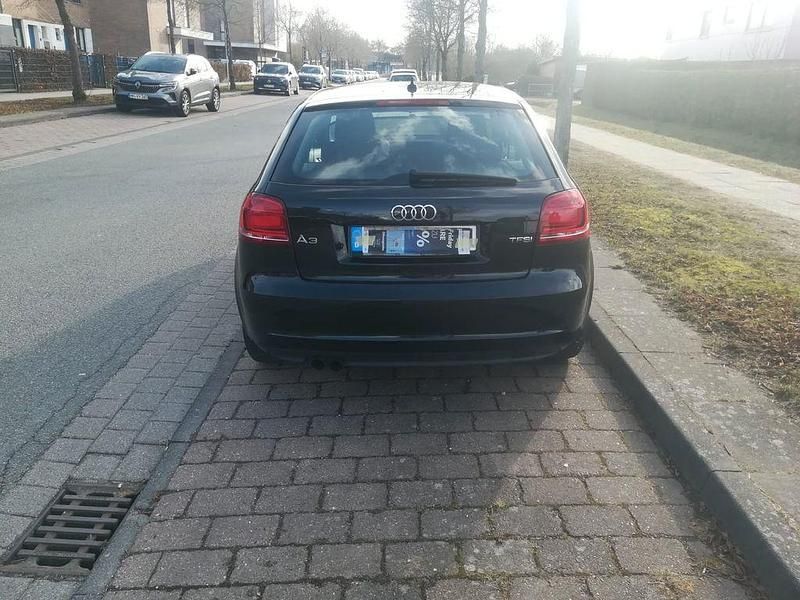 Gebraucht Audi A3 Ambiente 125 PS (91 kW) 2011 Schwarz Kleinwagen