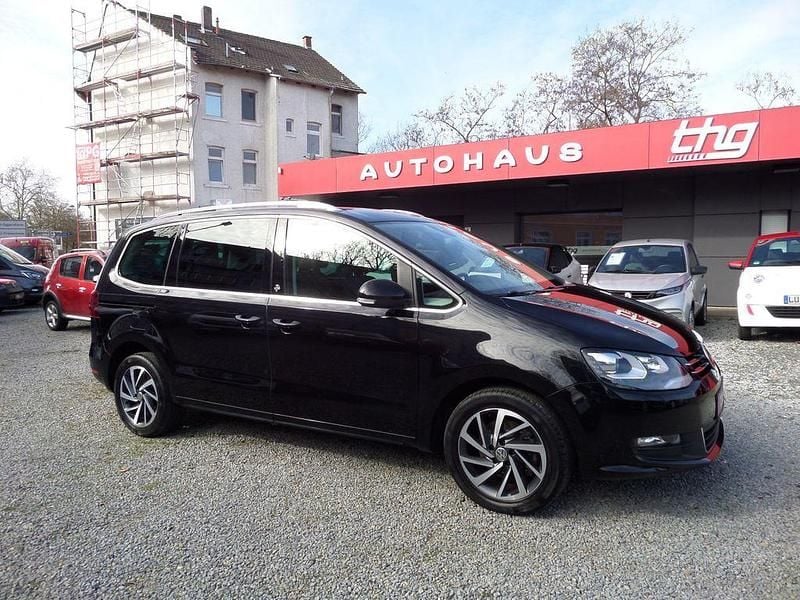 Gebraucht VW Sharan Sound 150 PS (110 kW) 2017 Schwarz Van / Kleinbus