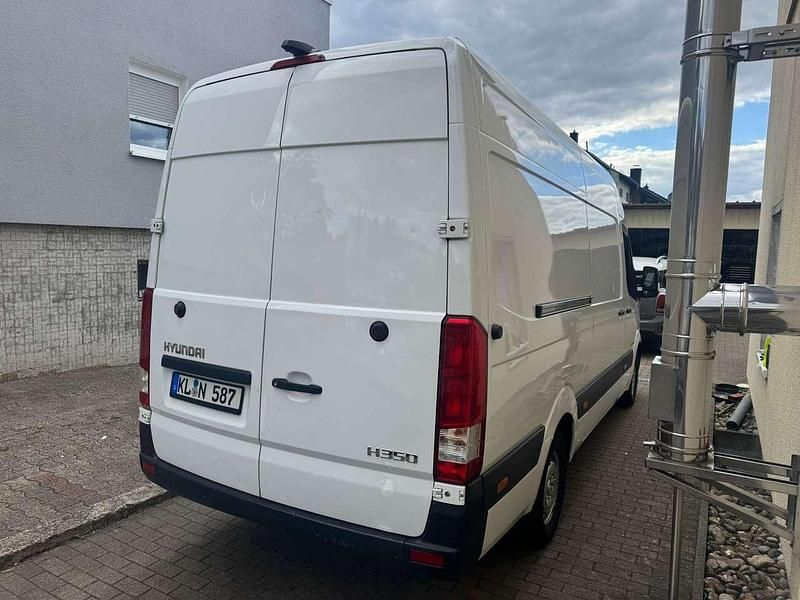Weiß Gebraucht 2016 Hyundai H 350 Van | 7.000 € - Bild 1/4