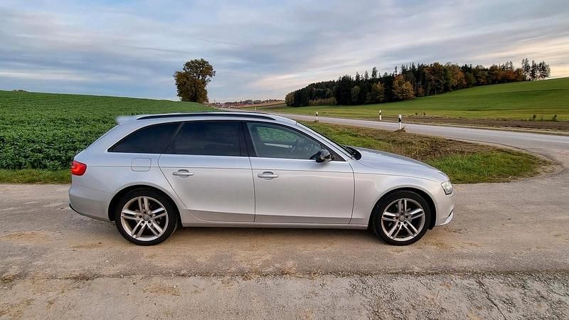 Gebraucht Audi A4 143 PS (105 kW) 2012 Silber Kombi