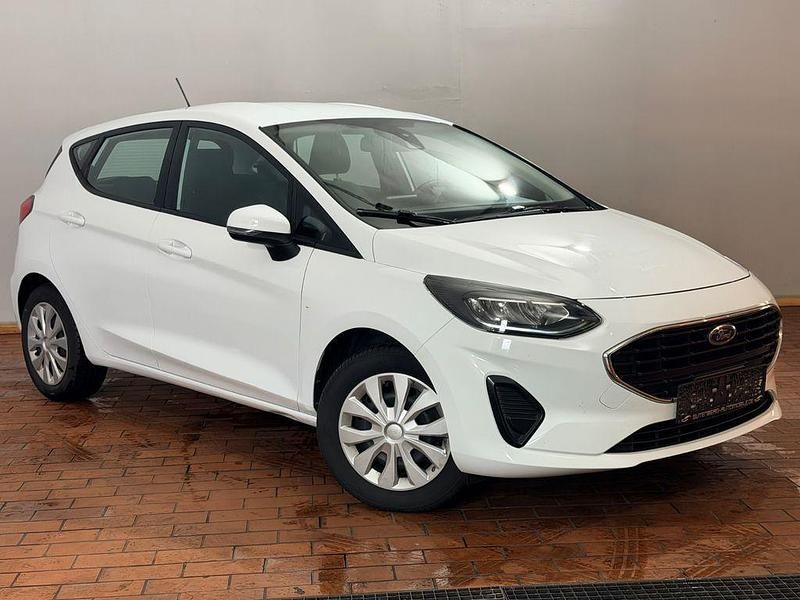 Gebraucht Ford Fiesta Cool & Connect 75 PS (55 kW) 2022 Weiß Kleinwagen