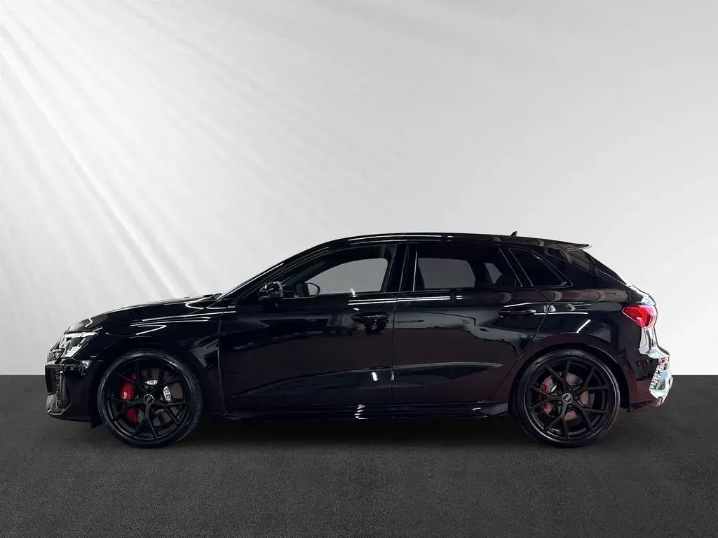 Gebraucht Audi RS3 Sport 400 PS (294 kW) 2023 Mythosschwarz metallic (schwarz) Limousine