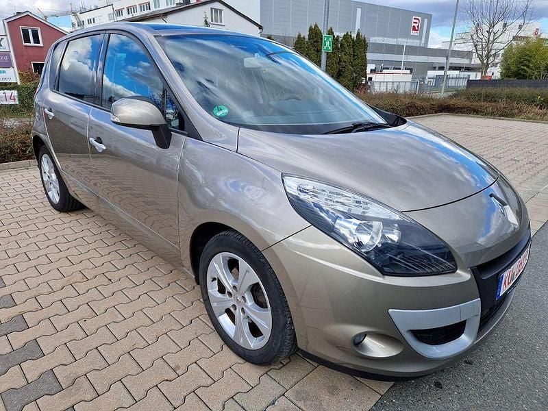 Gebraucht Renault Scénic III Dynamique 106 PS (77 kW) 2011 Beige Van / Kleinbus