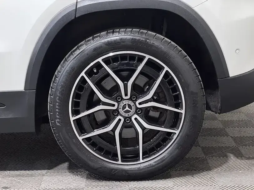 Gebraucht Mercedes EQA300 Advanced 167 kW (228 PS) 2023 Unilack polarweiß SUV