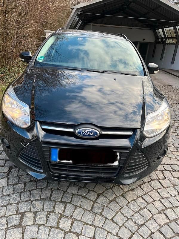 Gebraucht Ford Focus 125 PS (91 kW) 2013 Schwarz Kombi