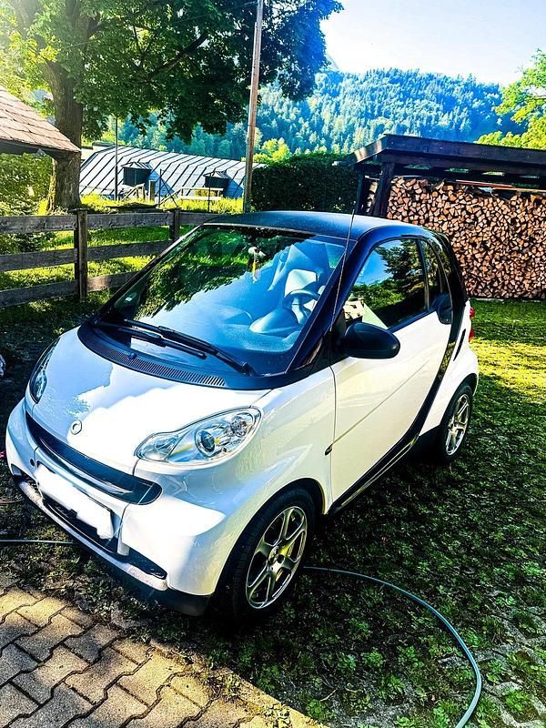 Weiß Gebraucht 2010 Smart ForTwo Coupé Coupé | 4.500 € (Fairer Preis) - Bild 1/4