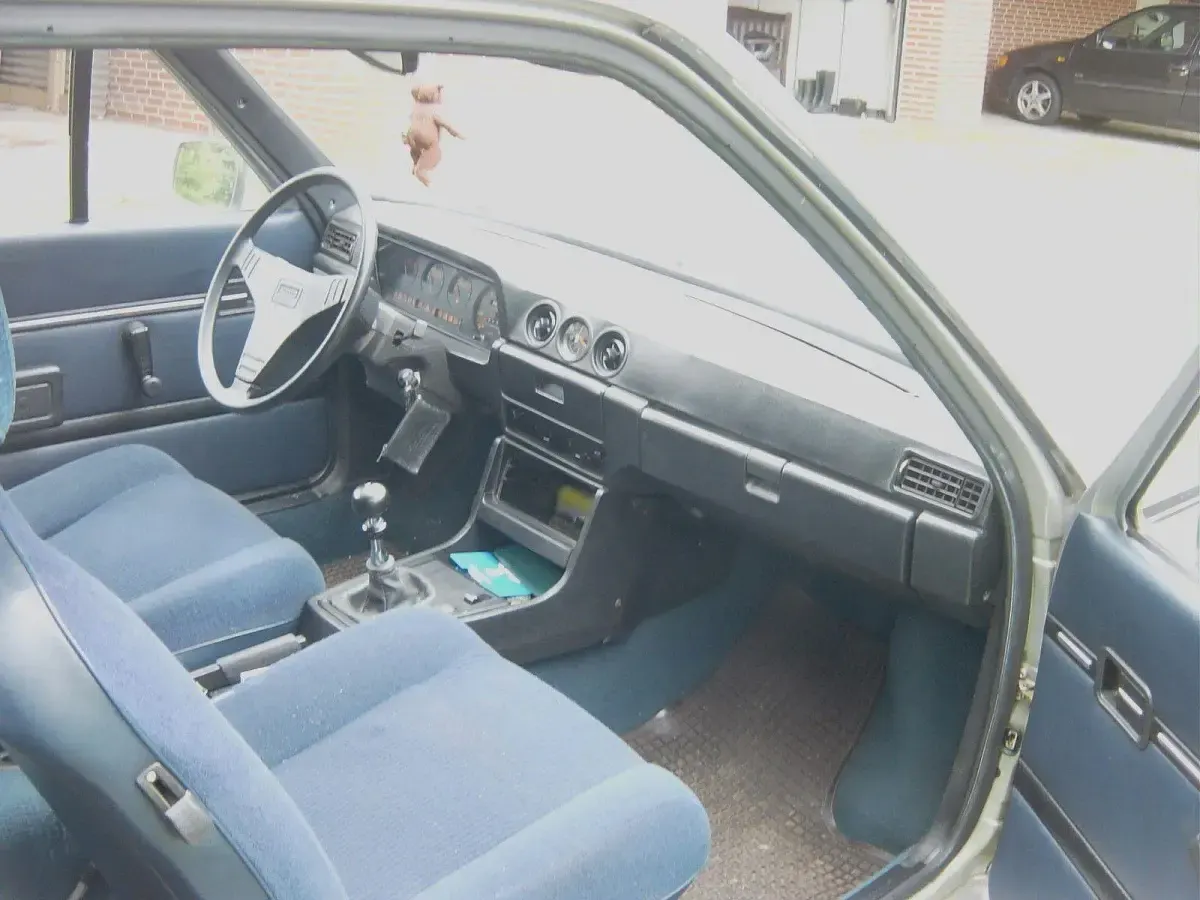 Gebraucht Volvo 343 69 PS (50 kW) 1978 Silber Limousine