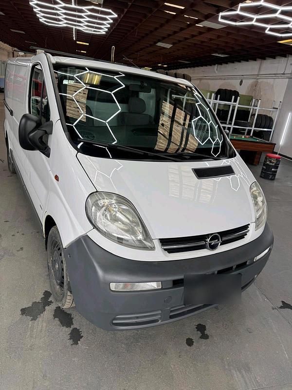 Gebraucht Opel Vivaro 145 PS (106 kW) 2006 Weiß Van / Kleinbus