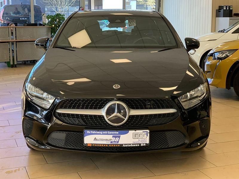 Gebraucht Mercedes A250 160 PS (117 kW) 2021 Schwarz Limousine