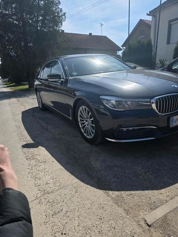 Usata BMW 730 200 CV (147 kW) 2016 Nero Berlina