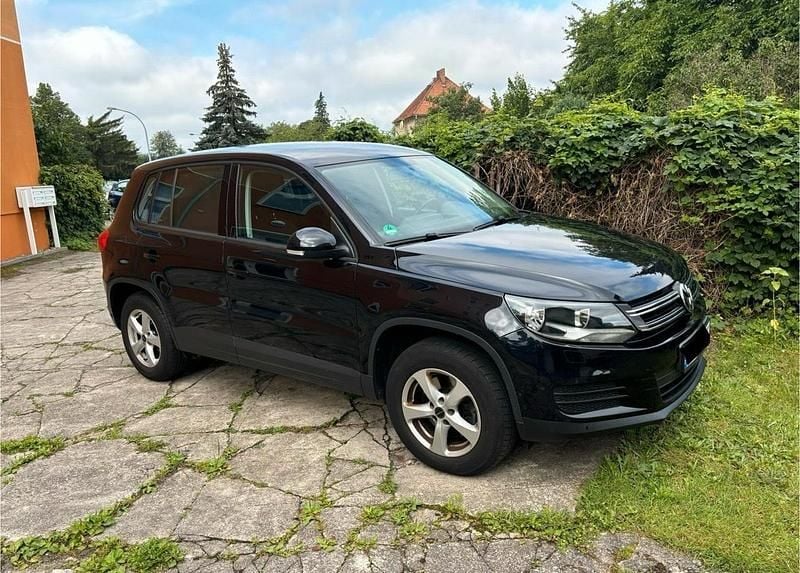 Schwarz Gebraucht 2011 VW Tiguan Trendline SUV | 5.000 € (Superpreis) - Bild 1/4