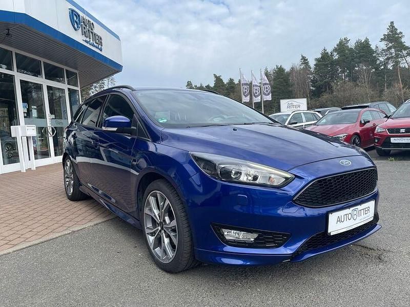 Blau Gebraucht 2018 Ford Focus ST-Line Kombi | 14.490 € (Fairer Preis) - Bild 1/4