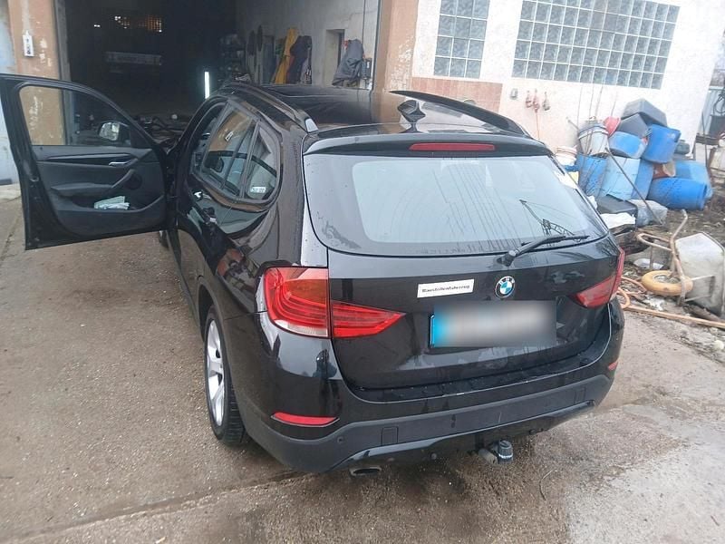 Schwarz Gebraucht 2014 BMW X1 SUV | 6.899 € (Superpreis) - Bild 1/4