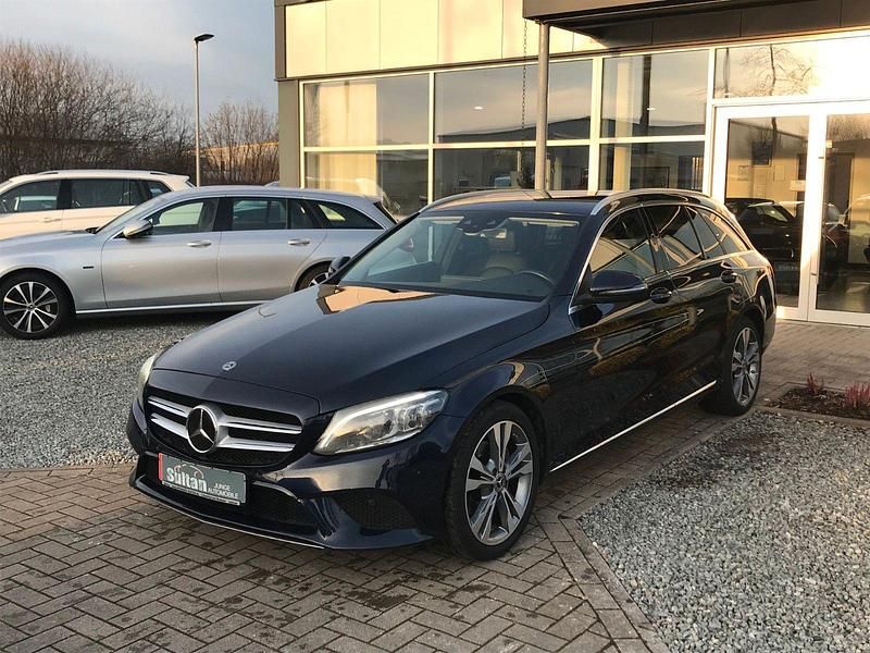 Blau Gebraucht 2019 Mercedes C220 Avantgarde Kombi | 17.499 € (Fairer Preis) - Bild 1/4