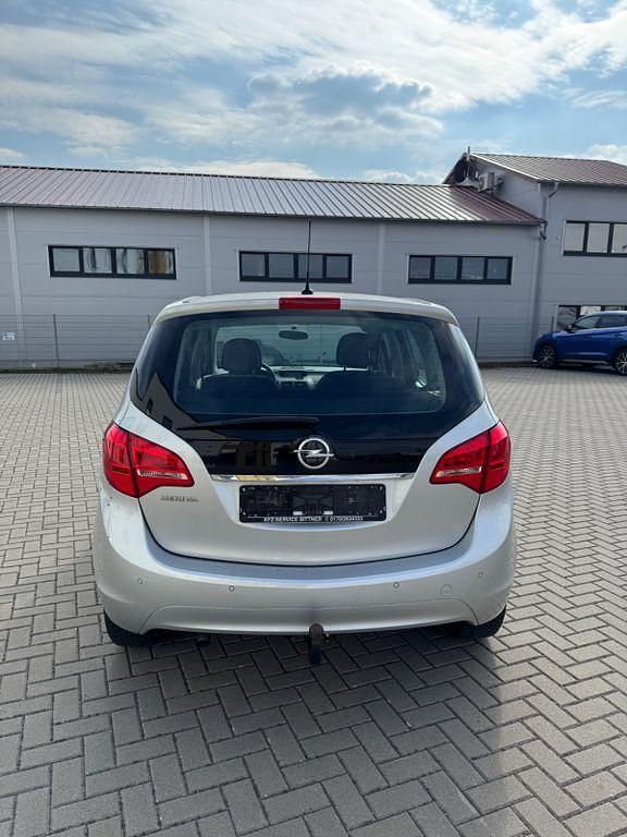 Gebraucht Opel Meriva Edition 120 PS (88 kW) 2014 Silber Van / Kleinbus
