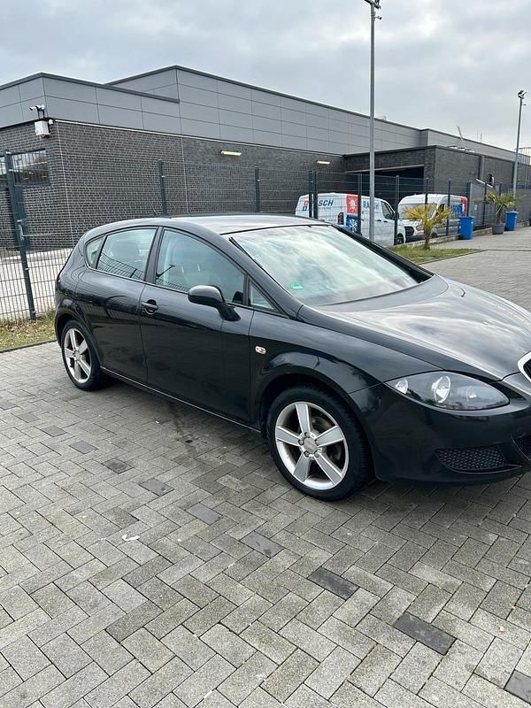 Second-hand Seat Leon 75 CP (55 kW) 2005 Negru Hatchback