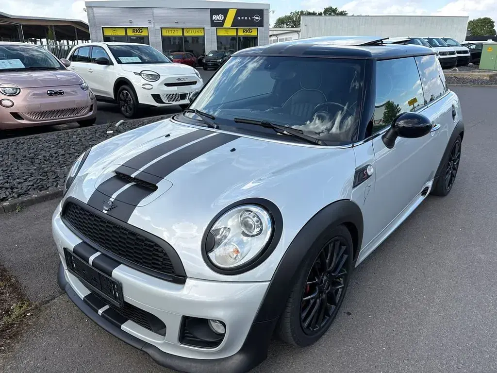 Gebraucht Mini John Cooper Works 184 PS (135 kW) 2011 Weiß Kleinwagen