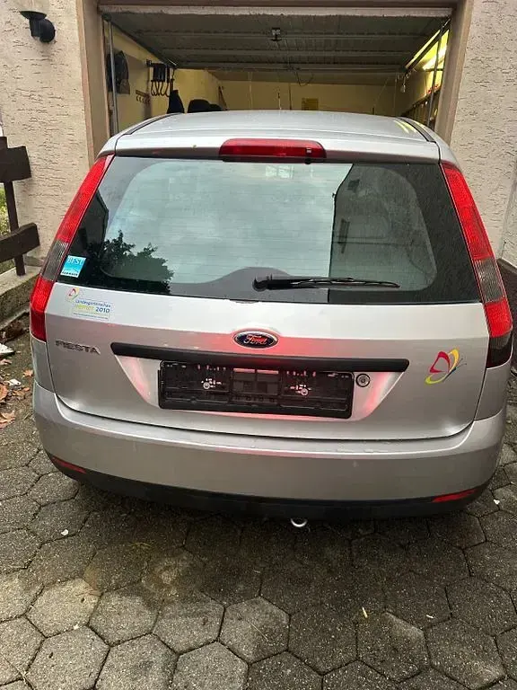 Usata Ford Fiesta 71 CV (52 kW) 2003 Grigio Utilitaria
