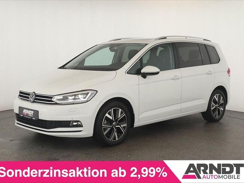 Pure white Gebraucht 2025 VW Touran Highline Van / Kleinbus | 36.584 € (Fairer Preis) - Bild 1/4