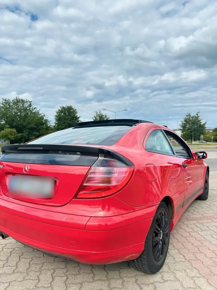Gebraucht Mercedes C180 129 PS (94 kW) 2001 Rot Coupé