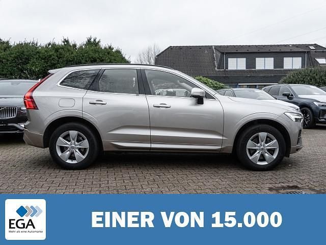 Gebraucht Volvo XC60 Core 197 PS (144 kW) 2023 Metallic SUV