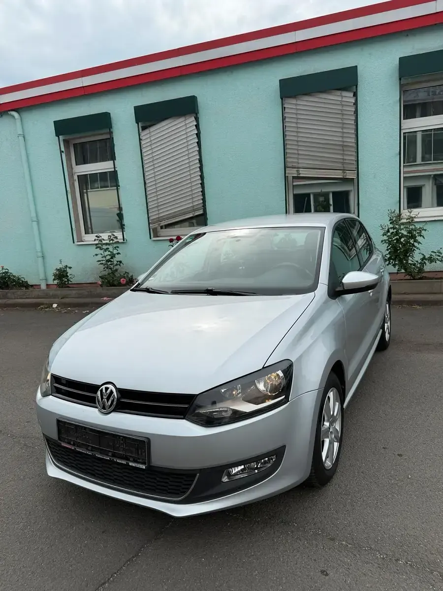 Gebraucht VW Polo 90 PS (66 kW) 2013 Grau Kleinwagen