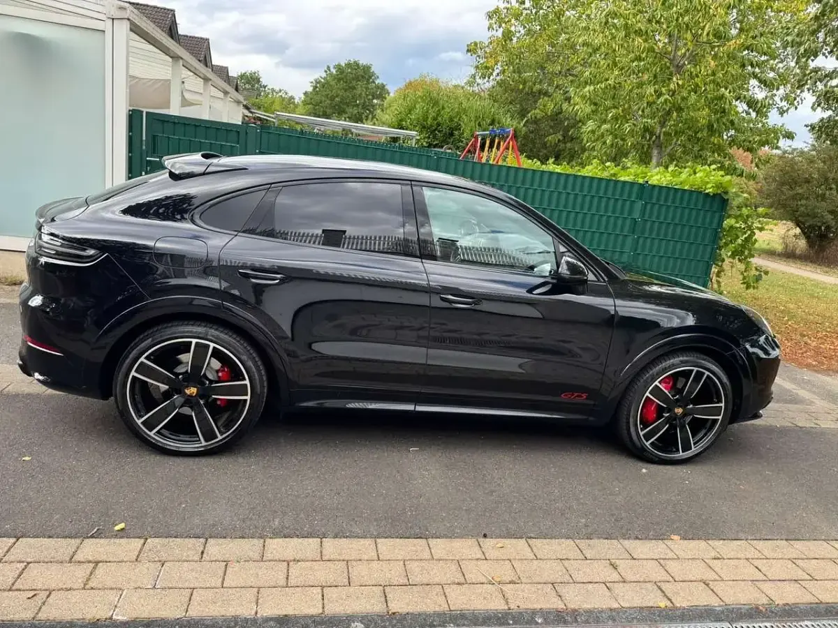 Gebraucht Porsche Cayenne Coupe GTS 460 PS (338 kW) 2022 Schwarz SUV