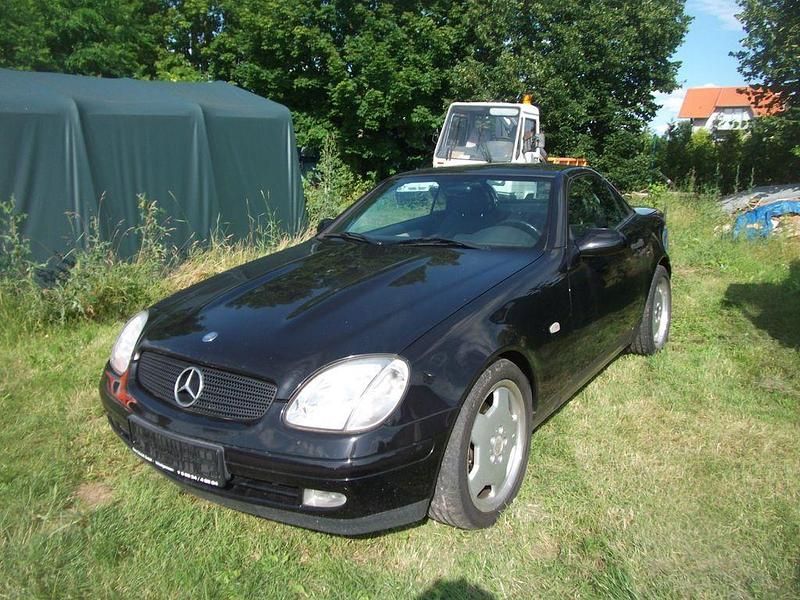 Gebraucht Mercedes SLK230 193 PS (141 kW) 2000 Schwarz Cabrio
