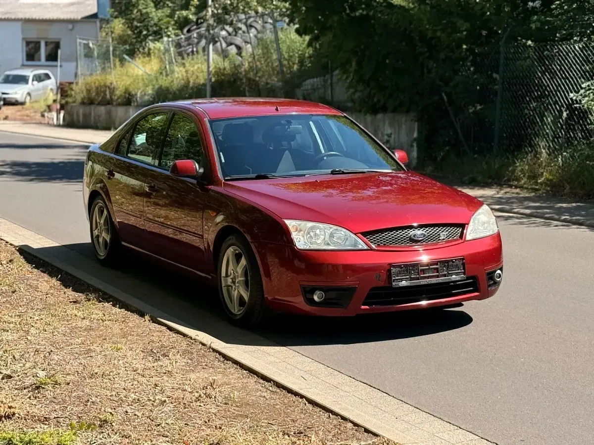 Gebraucht Ford Mondeo ST-Line 170 PS (125 kW) 2003 Rot Limousine