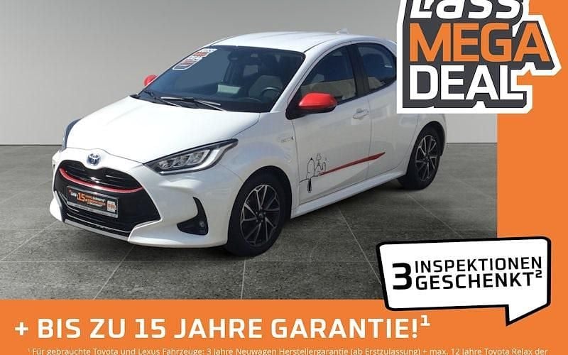 Weiß Gebraucht 2020 Toyota Yaris Hybrid Club Limousine | 18.480 € (Fairer Preis) - Bild 1/4