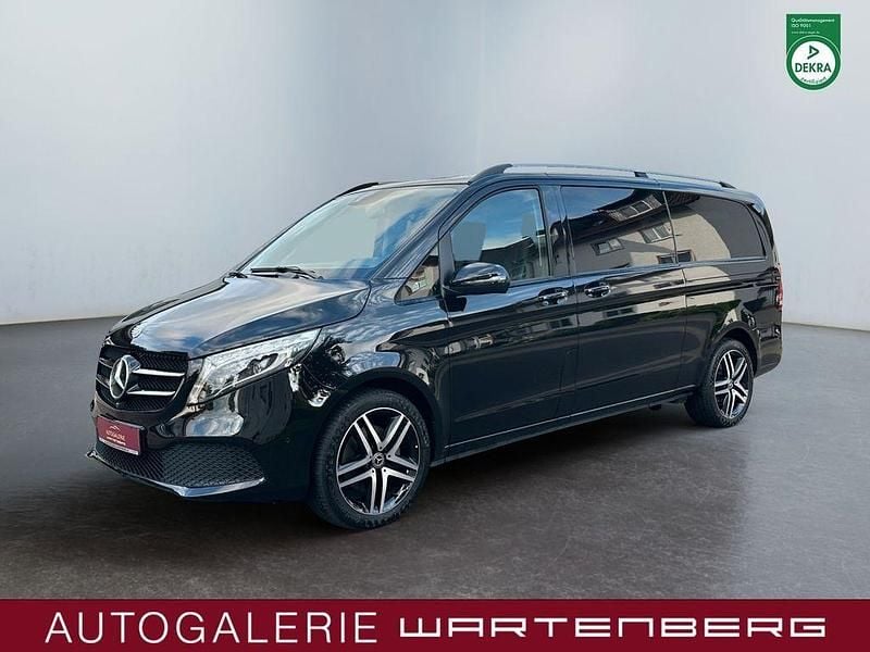 Schwarz Gebraucht 2022 Mercedes V300 Avantgarde Van / Kleinbus | 54.980 € (Superpreis) - Bild 1/4