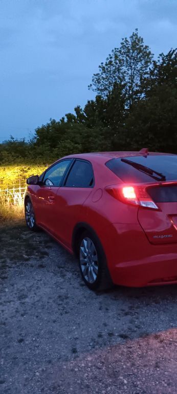Rot Gebraucht 2013 Honda Civic Lifestyle Limousine | 12.999 € (Etwas zu teuer) - Bild 1/4