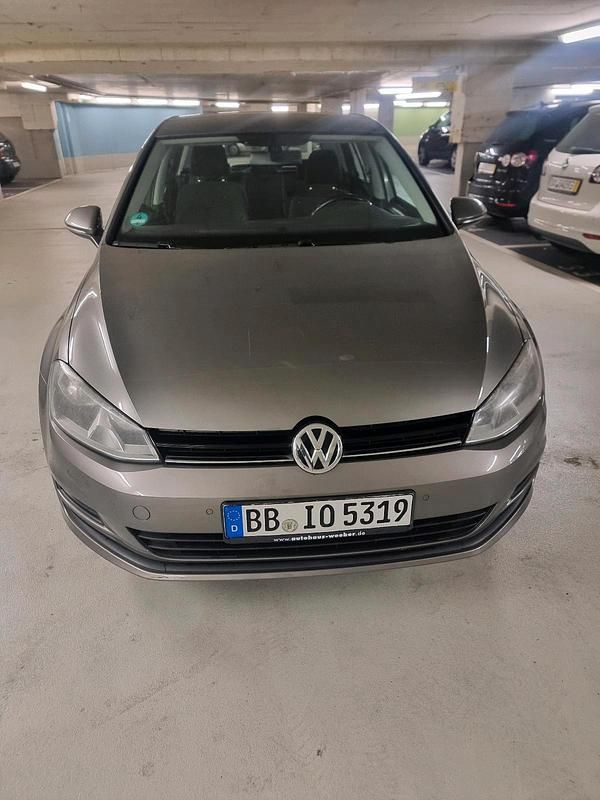 Grau Gebraucht 2013 VW Golf VII Limousine | 7.999 € (Fairer Preis) - Bild 1/4