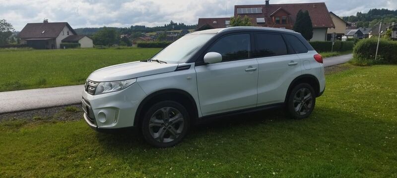 Weiß Gebraucht 2015 Suzuki Vitara Comfort SUV | 9.500 € (Superpreis) - Bild 1/4