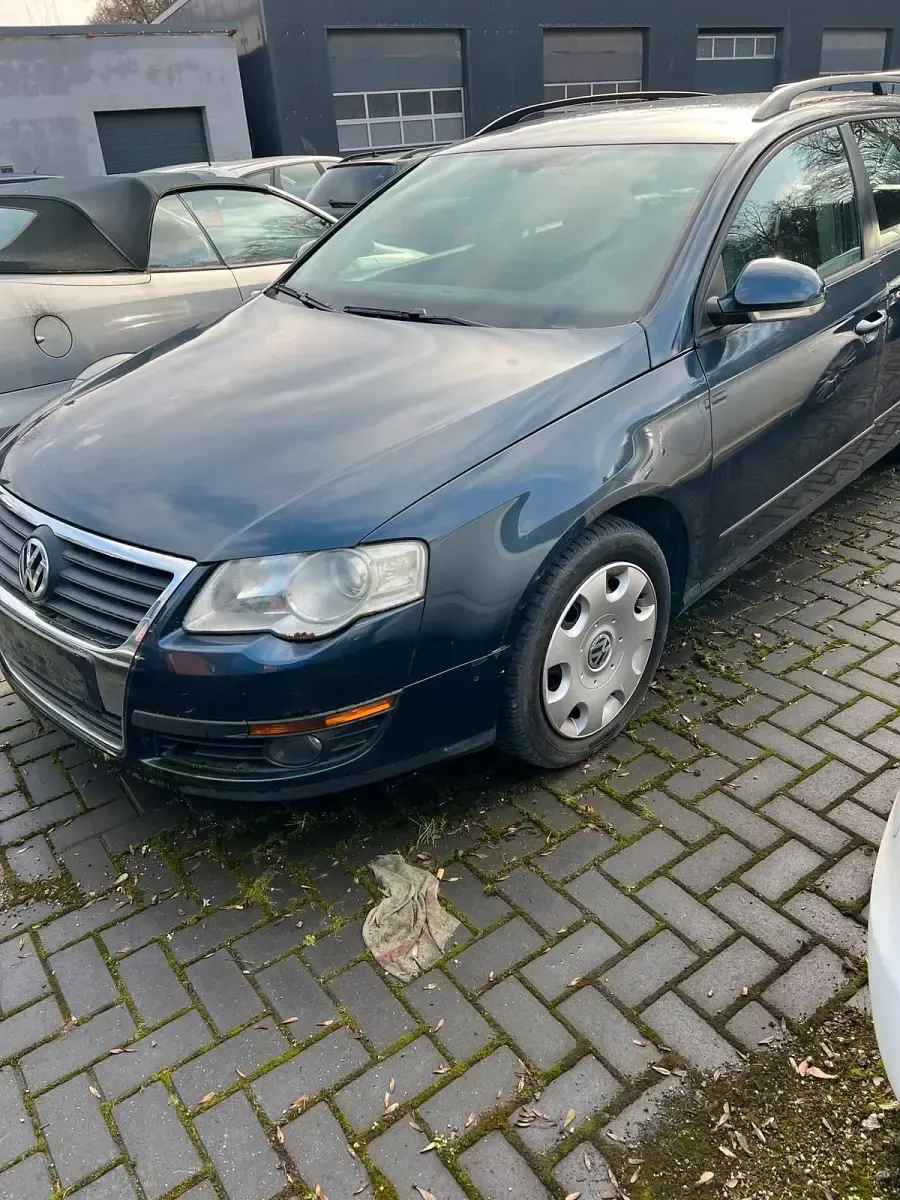 Gebraucht VW Passat 141 PS (103 kW) 2008 Blau Kombi