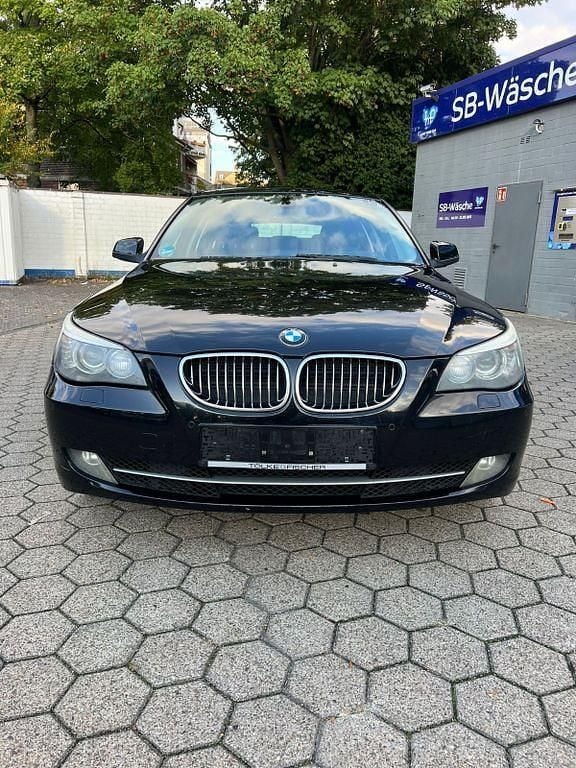 Schwarz Gebraucht 2010 BMW 525 Advantage Kombi | 5.250 € (Superpreis) - Bild 1/4